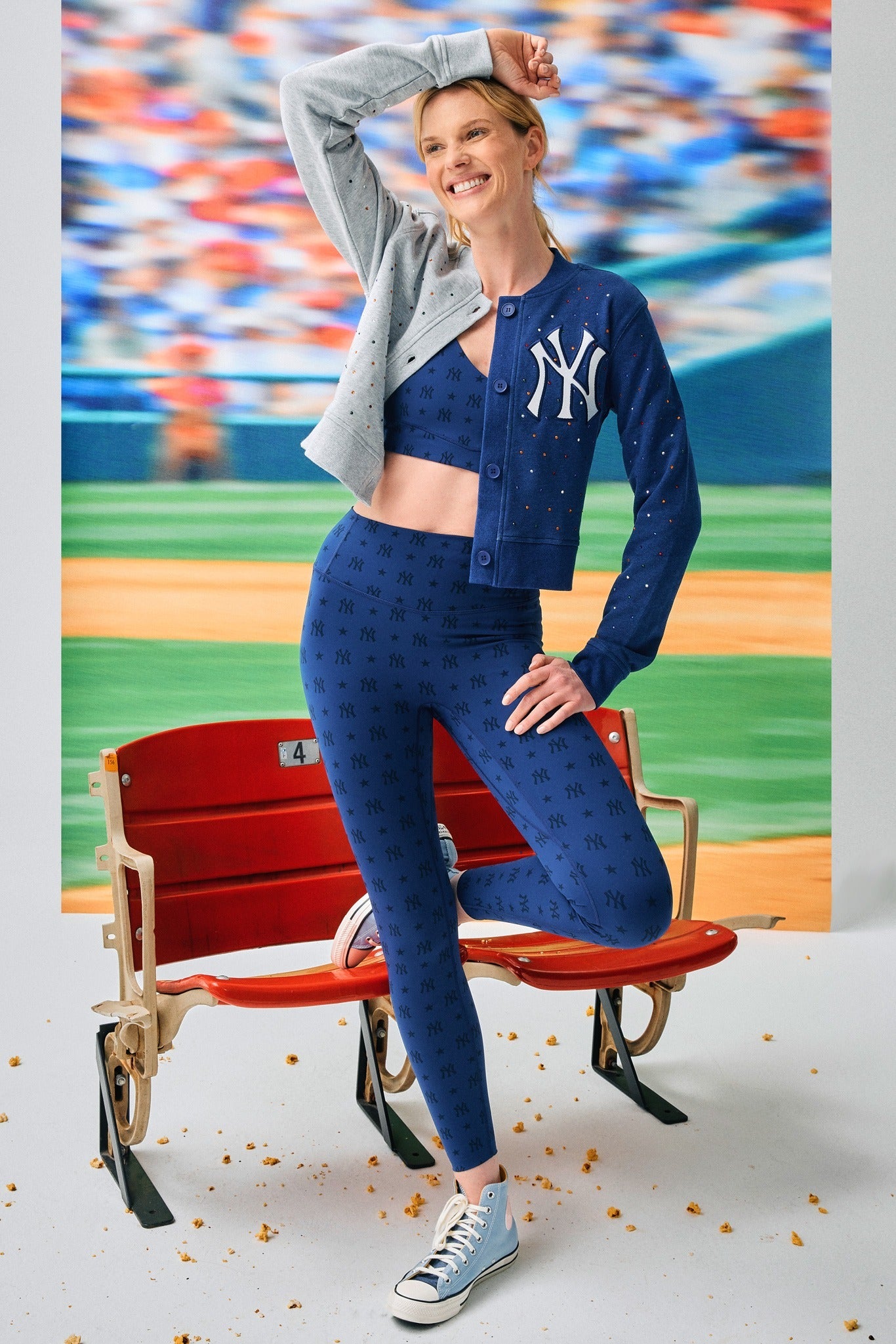 Terez Women's Terez Gray/Navy New York Yankees Cropped Button-Up Cardigan